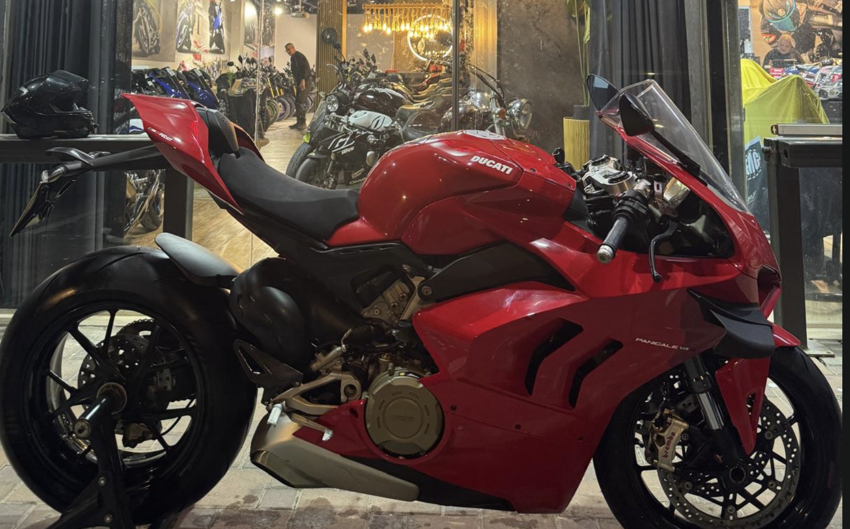 Panigale V4