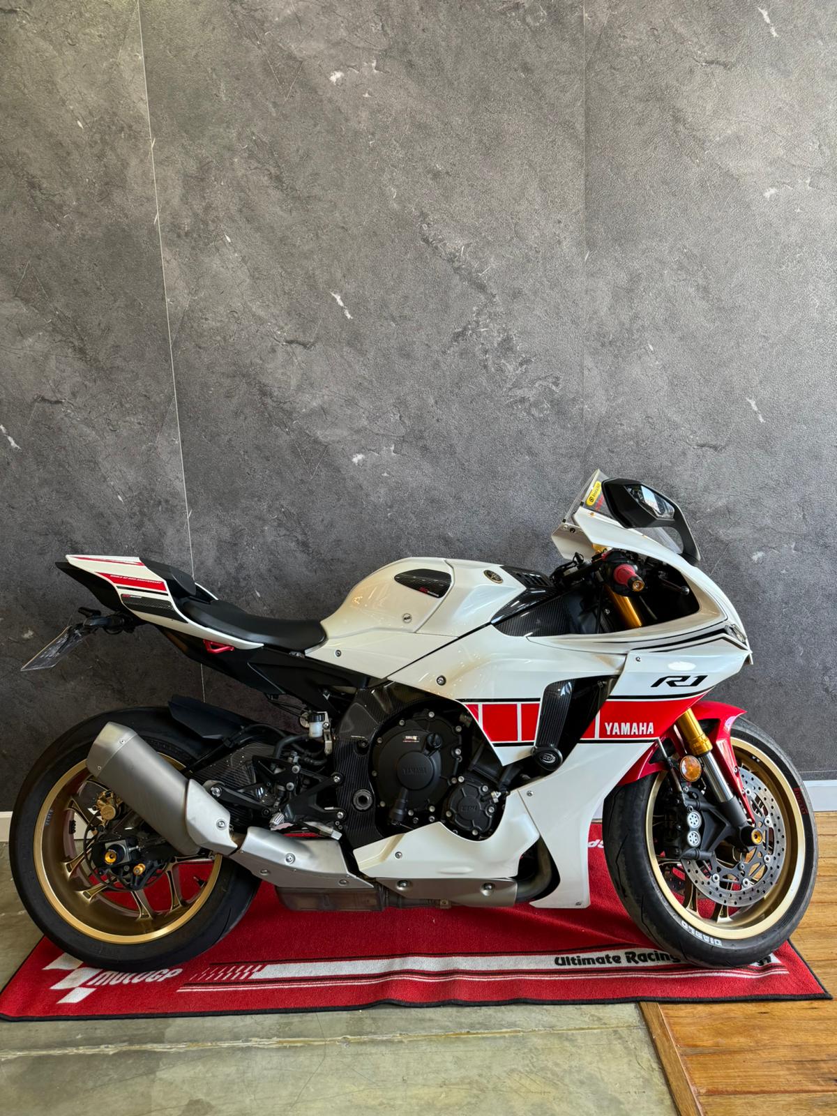 R1