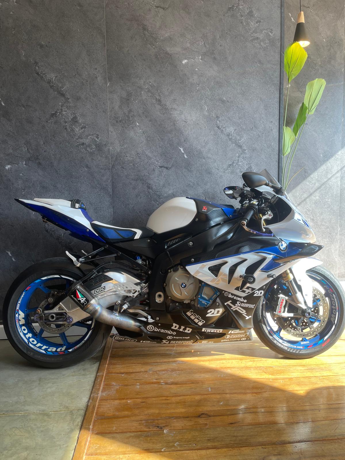 S1000RR HP4